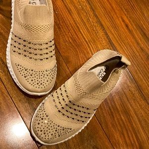 NEW CoCo + Carmen Tan with bronze/gold embellishment Size 8 shoes loafer slip on